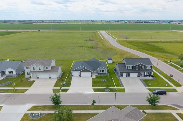 5659 43rd Street S, Fargo, ND 58104