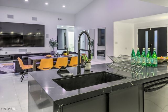 5785 Edna Avenue, Las Vegas, NV 89146