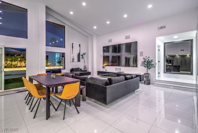 5785 Edna Avenue, Las Vegas, NV 89146