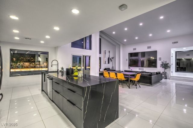 5785 Edna Avenue, Las Vegas, NV 89146