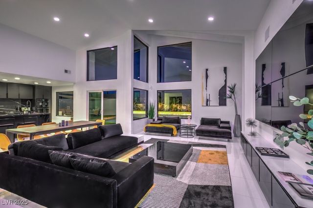 5785 Edna Avenue, Las Vegas, NV 89146