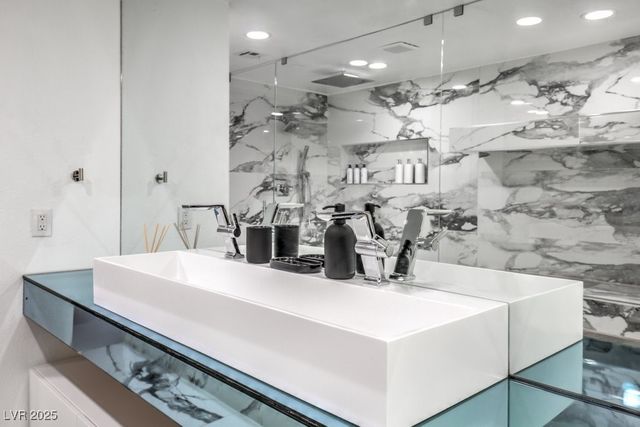 5785 Edna Avenue, Las Vegas, NV 89146