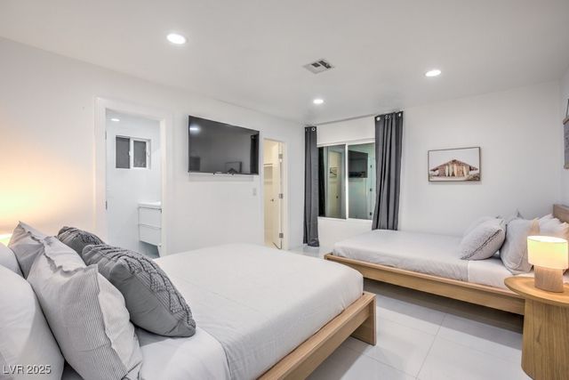 5785 Edna Avenue, Las Vegas, NV 89146