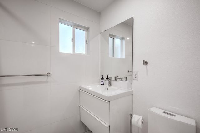 5785 Edna Avenue, Las Vegas, NV 89146