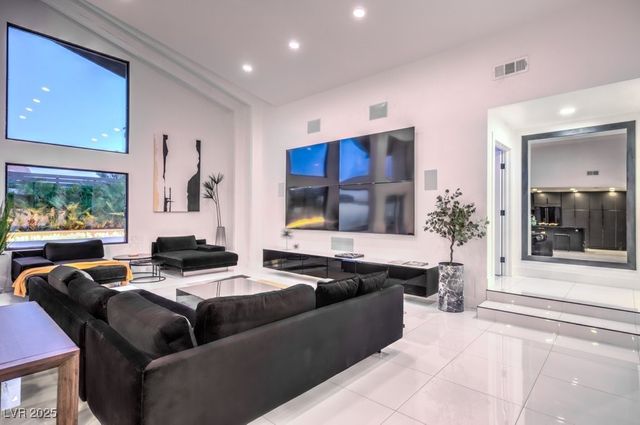 5785 Edna Avenue, Las Vegas, NV 89146