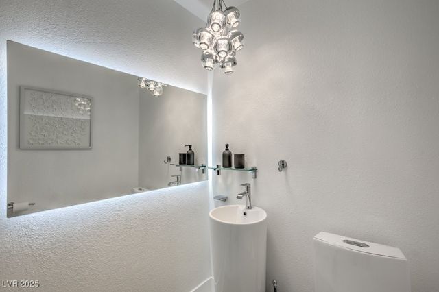 5785 Edna Avenue, Las Vegas, NV 89146