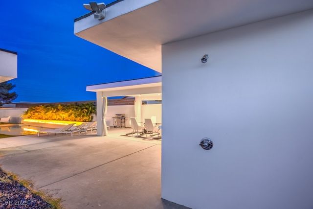 5785 Edna Avenue, Las Vegas, NV 89146