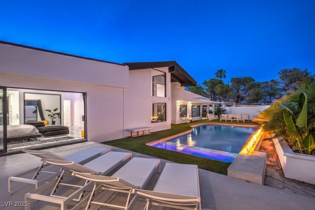 5785 Edna Avenue, Las Vegas, NV 89146