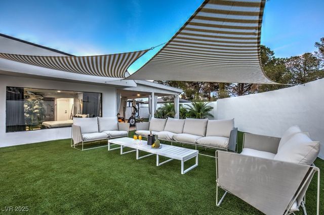 5785 Edna Avenue, Las Vegas, NV 89146