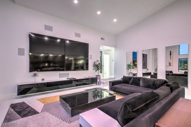 5785 Edna Avenue, Las Vegas, NV 89146