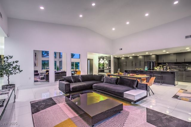 5785 Edna Avenue, Las Vegas, NV 89146