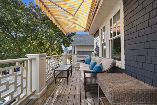 432 E Smith STREET, Milwaukee, WI 53207