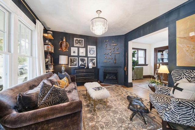 432 E Smith STREET, Milwaukee, WI 53207