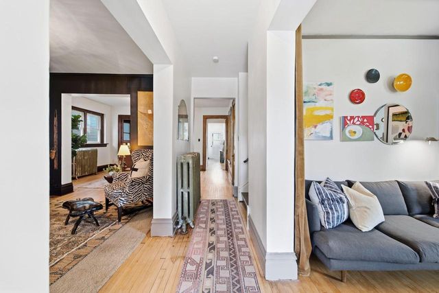432 E Smith STREET, Milwaukee, WI 53207
