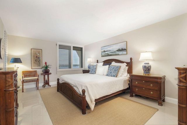 2480 PRESIDENTIAL Way 1901, West Palm Beach, FL 33401