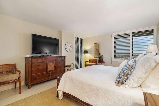 2480 PRESIDENTIAL Way 1901, West Palm Beach, FL 33401