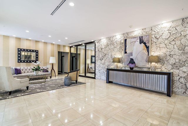 2480 PRESIDENTIAL Way 1901, West Palm Beach, FL 33401