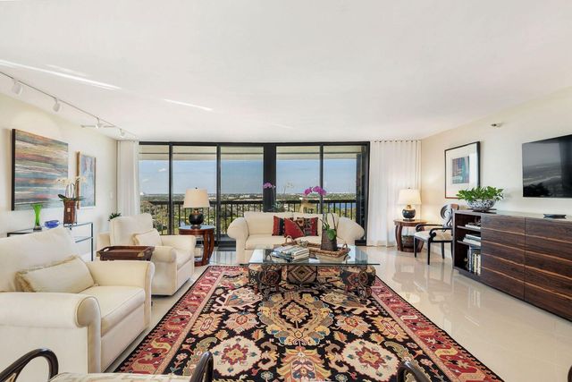2480 PRESIDENTIAL Way 1901, West Palm Beach, FL 33401