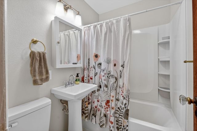 3200 47th Street, Des Moines, IA 50310