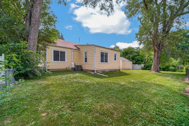 3200 47th Street, Des Moines, IA 50310