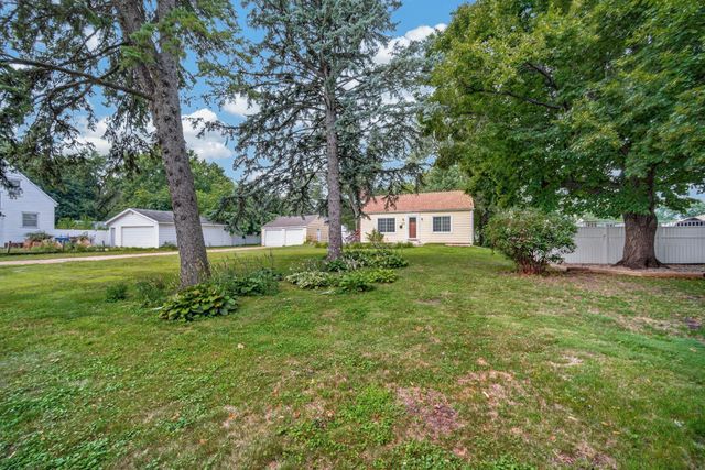 3200 47th Street, Des Moines, IA 50310