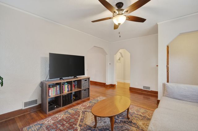 3200 47th Street, Des Moines, IA 50310