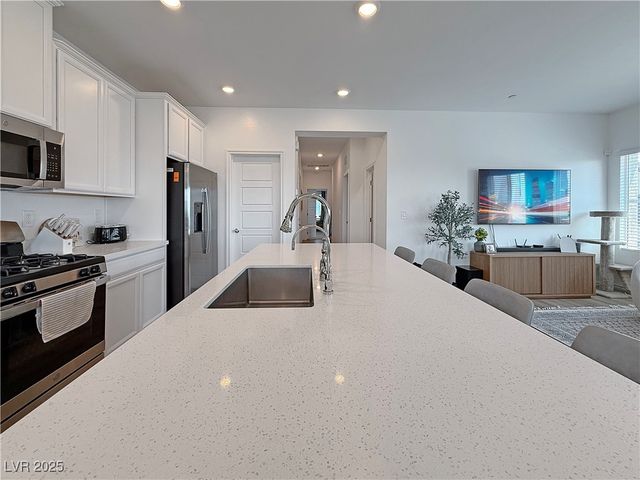 7308 North Decatur Boulevard 6, Las Vegas, NV 89131