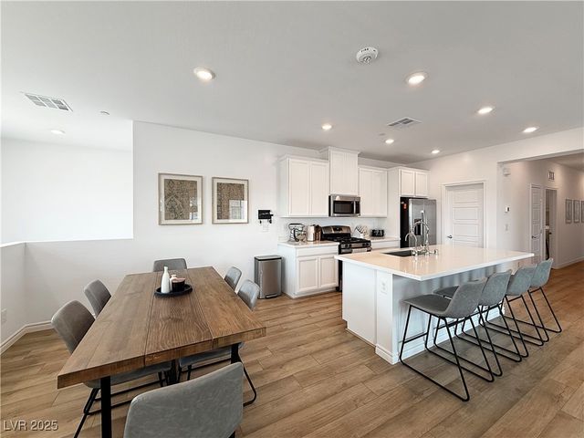 7308 North Decatur Boulevard 6, Las Vegas, NV 89131