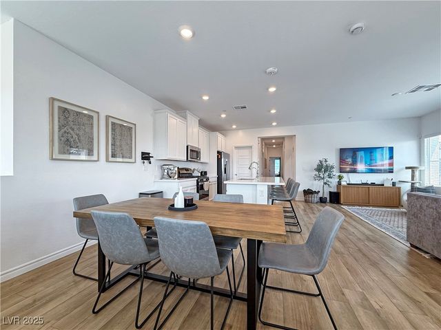 7308 North Decatur Boulevard 6, Las Vegas, NV 89131