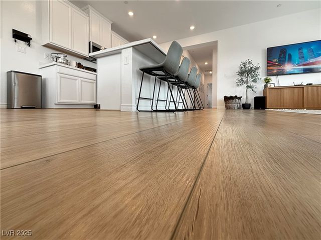 7308 North Decatur Boulevard 6, Las Vegas, NV 89131