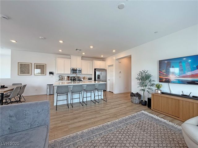 7308 North Decatur Boulevard 6, Las Vegas, NV 89131