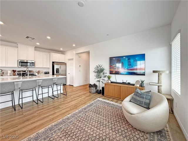 7308 North Decatur Boulevard 6, Las Vegas, NV 89131