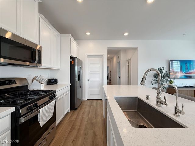 7308 North Decatur Boulevard 6, Las Vegas, NV 89131