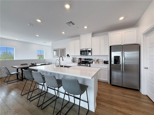 7308 North Decatur Boulevard 6, Las Vegas, NV 89131