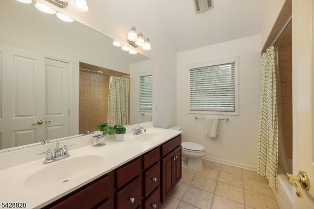 60 Mohawk Trail, Westfield Town, NJ 07090