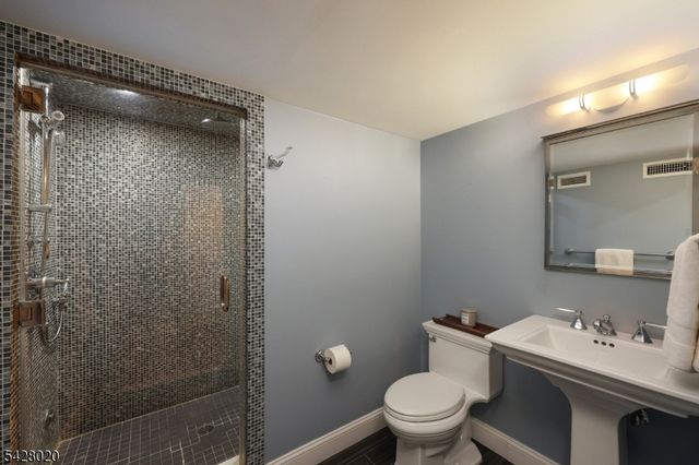 60 Mohawk Trail, Westfield Town, NJ 07090