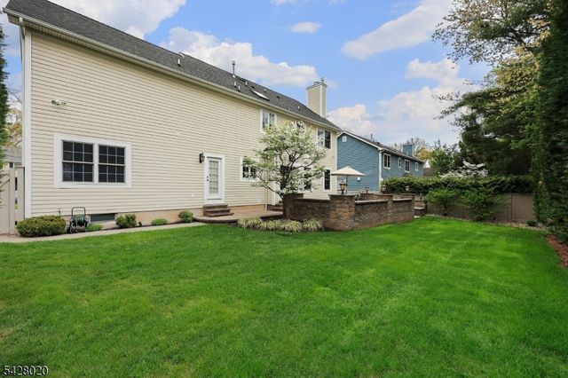 60 Mohawk Trail, Westfield Town, NJ 07090