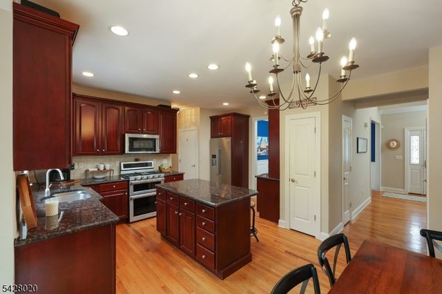 60 Mohawk Trail, Westfield Town, NJ 07090