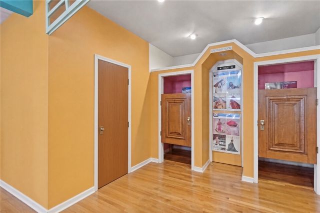 84 Spring Street, Eureka Springs, AR 72632