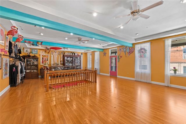 84 Spring Street, Eureka Springs, AR 72632