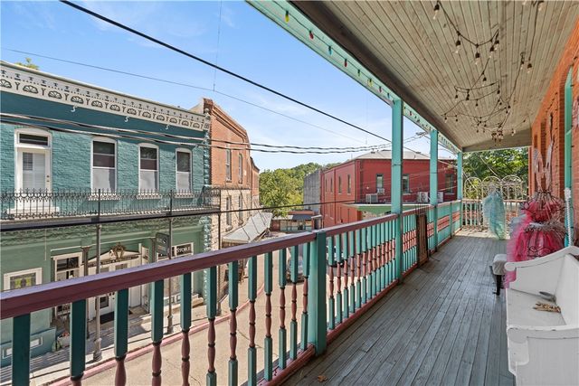 84 Spring Street, Eureka Springs, AR 72632