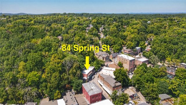 84 Spring Street, Eureka Springs, AR 72632