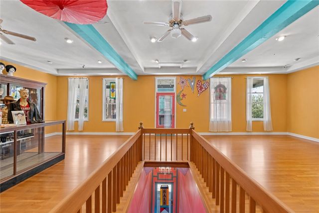 84 Spring Street, Eureka Springs, AR 72632