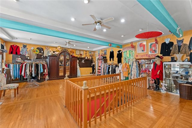 84 Spring Street, Eureka Springs, AR 72632