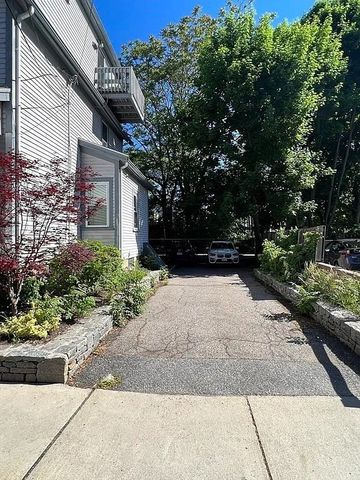 12 Alpine St 1, Somerville, MA 02144