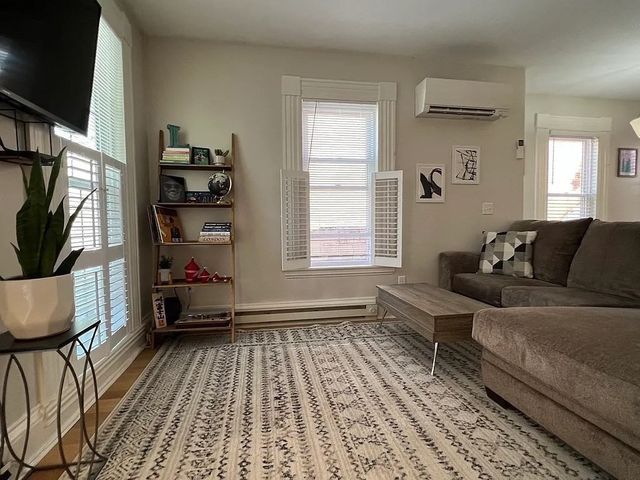 12 Alpine St 1, Somerville, MA 02144