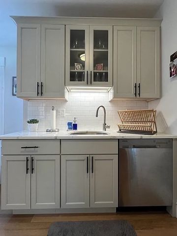 12 Alpine St 1, Somerville, MA 02144