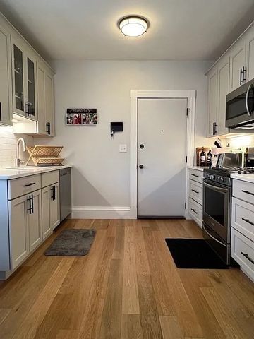 12 Alpine St 1, Somerville, MA 02144