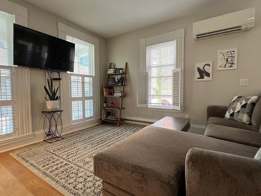12 Alpine St 1, Somerville, MA 02144