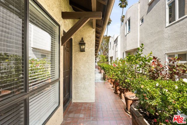 938 18th Street 5, Santa Monica, CA 90403